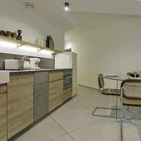 Appartamento Superbe 1 Avec Clim, Terrasse Et Parking *